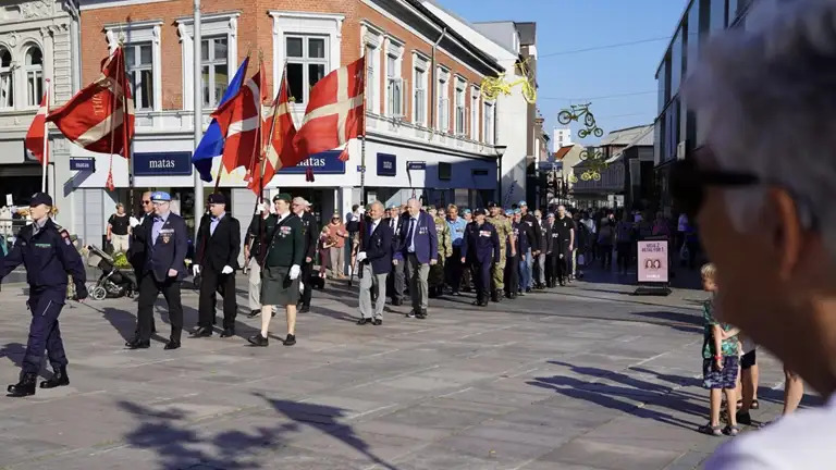 Flagdagen for Danmarks udsendte fejres i Thisted med optog, musik og taler