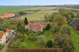 Granslevbyvej 4 og 2 andre boliger er kommet til salg denne uge i Langå - se boligerne her.