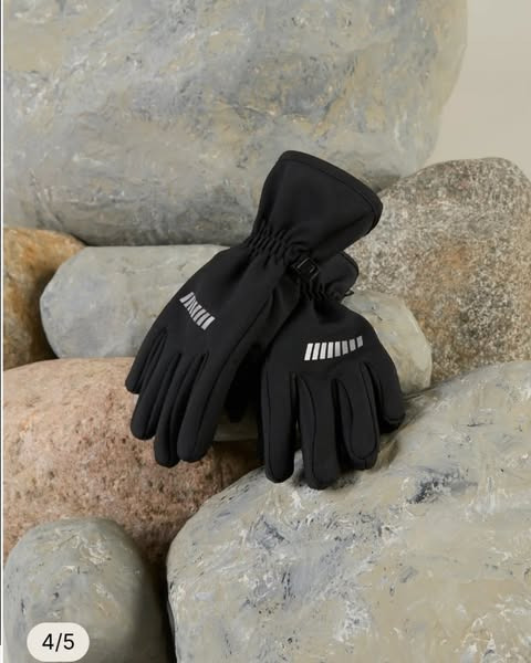 Børneshoppen Brønderslev: Klar til efteråret med vandtætte og åndbare vanter til børn