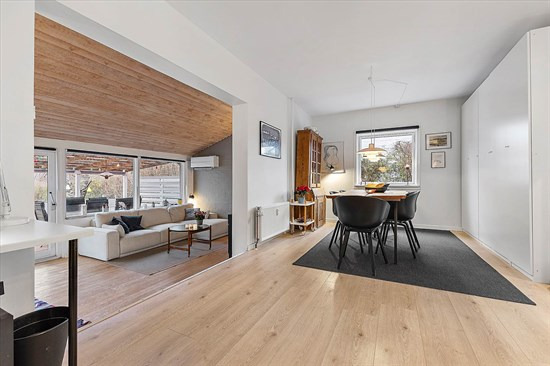 Skovvangsvej 63 er til salg for kun 2.095.000 kr.: Se de billigste boliger til salg i Stenløse her