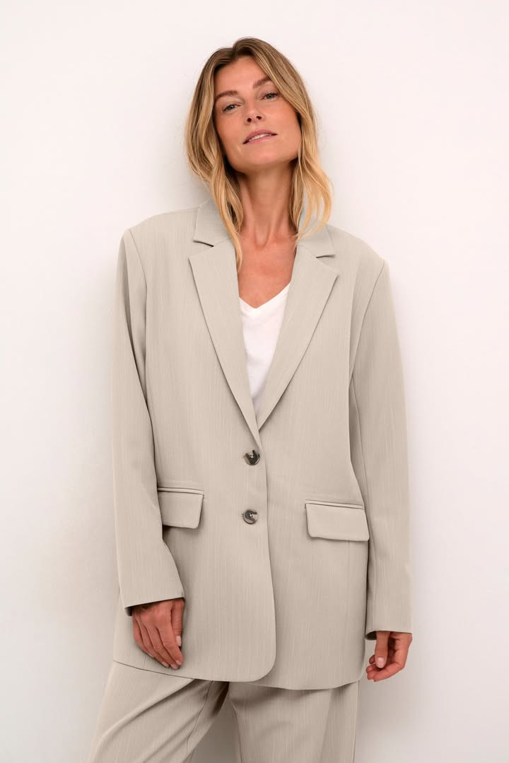 Rosengreen tilbyder smart blazer fra Cream til nedsat pris