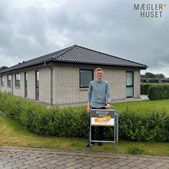 Mæglerhuset stryger igen til tops i Hjallerup med salg på Markedsbakken 13