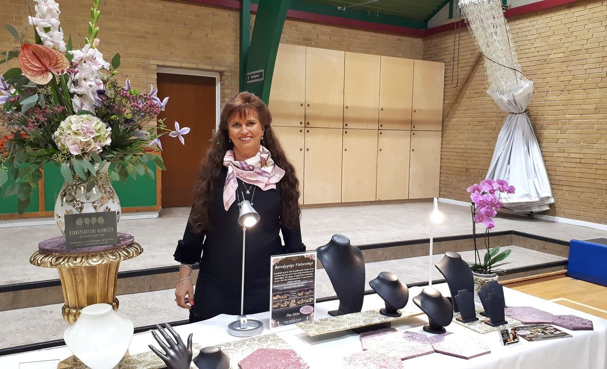Smykkedesigner Helga Winther inviterer til Mariager Messen i morgen