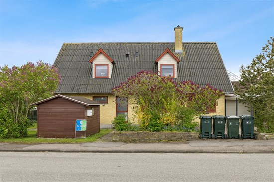 Elmkær 81 og 1 anden boliger er kommet til salg denne uge i Hørve - se boligerne her.
