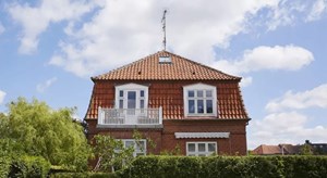 Foråret startede med flere huse til salg: Se udviklingen for Kalundborg Kommune her
