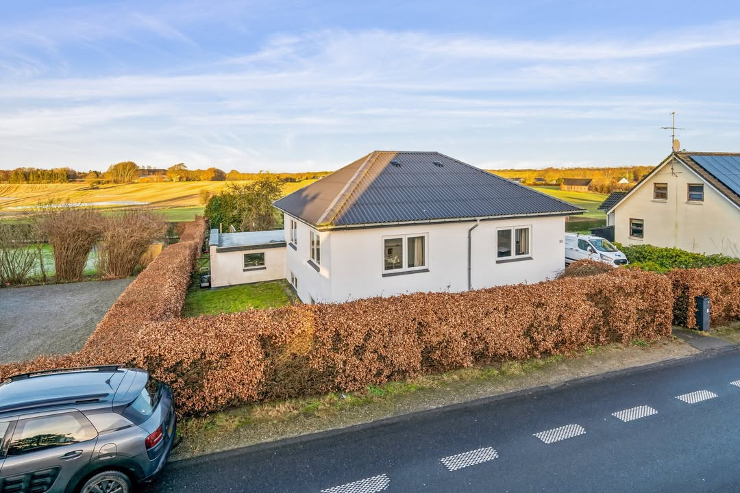 CD Bolig - Lene Bang & Søren Bregnhøj inviterer til åbent hus i istandsat villa med markudsigt