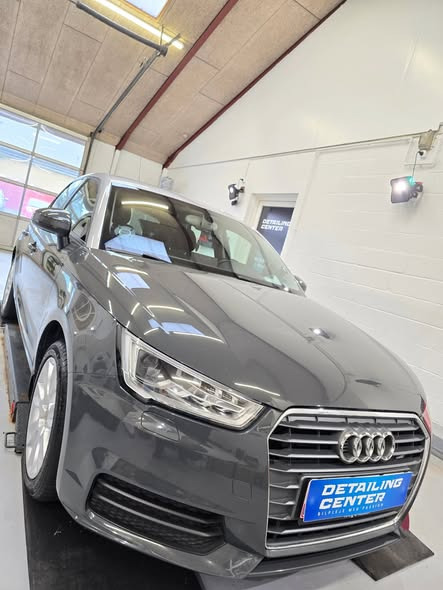 Audi A1 stråler efter omfattende lakbehandling hos Detailing Center