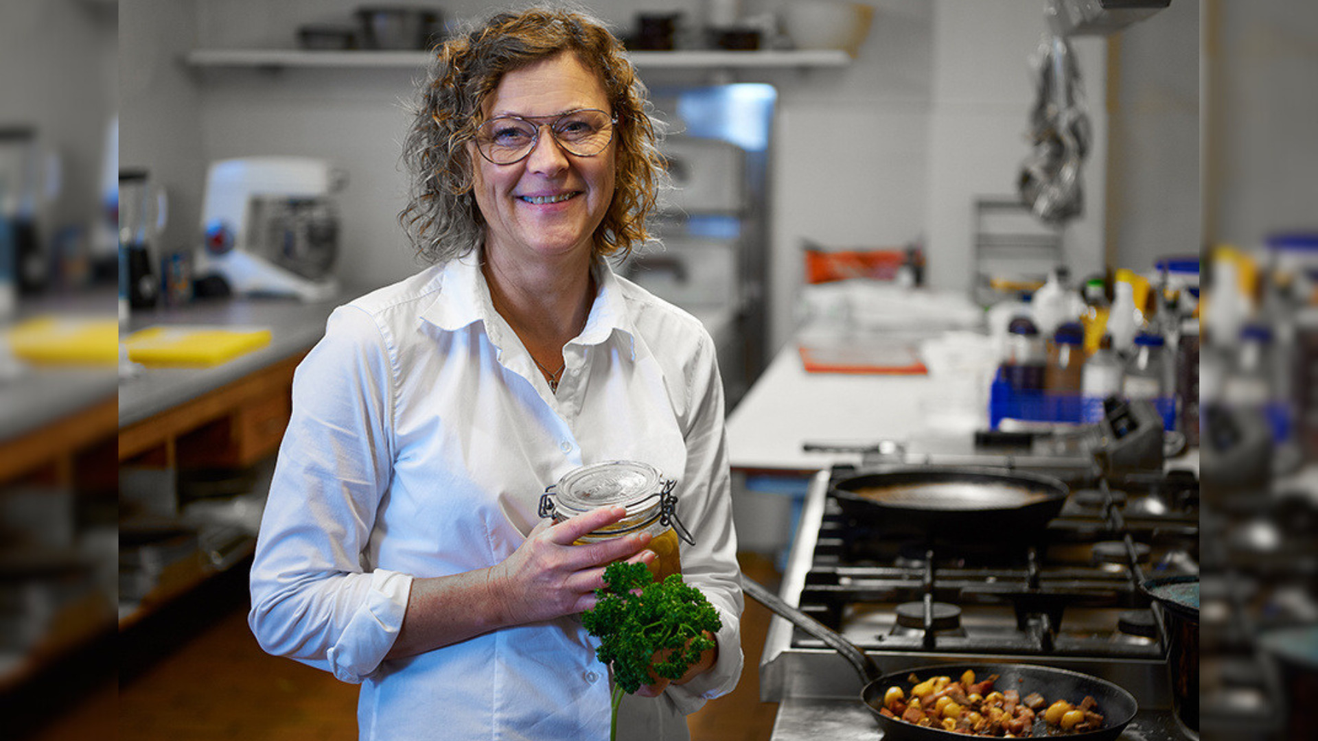 Dansk madglæde: Stegt flæsk ad libitum hos Raadhuskælderen