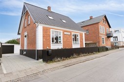 Pris sat ned med 400.000 kr. på Gl Banegårdsvej 17