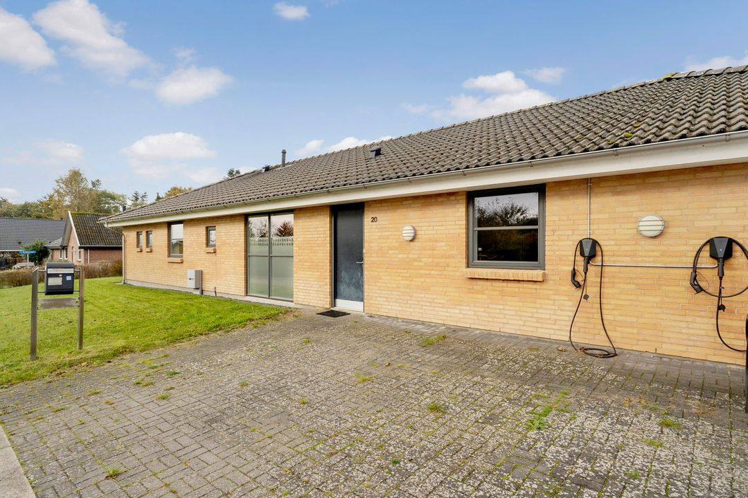 EDC Mæglerne Hedensted præsenterer moderne villa fra 2010 til salg i Barrit