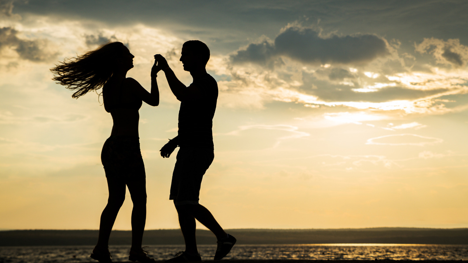 Salsa for hele familien ved North Shore Surf