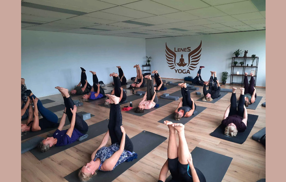 Julegaveidé eller selvforkælelse: Yoga Bootcamp med LeneS