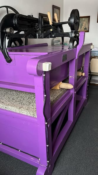 Lones Rulleforretning tilbyder kvalitetsrulning af tekstiler med traditionel koldrulle