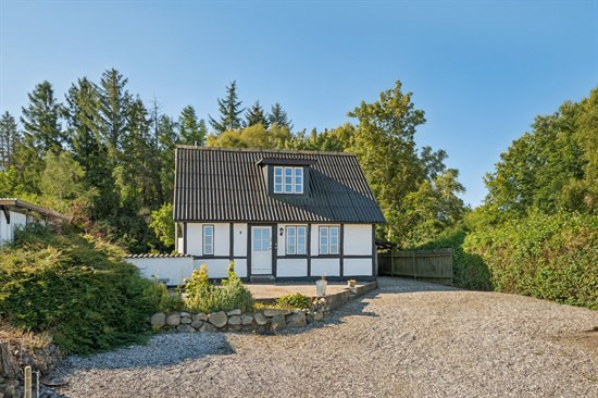 Stationsvej 8 er til salg for kun 990.000 kr.: Se de billigste boliger til salg i Holmegaard her