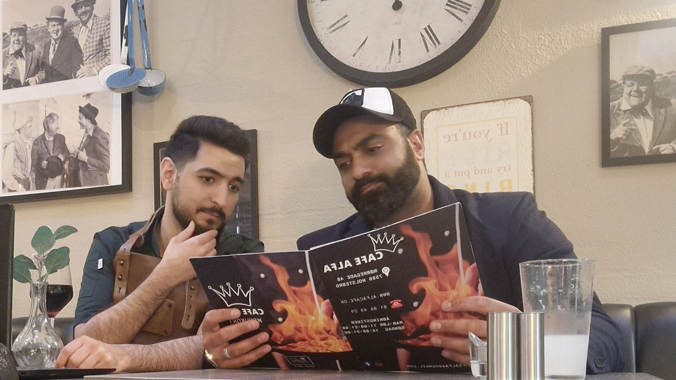 24-årige Nidal Bako bliver medejer af Café Alfa – nu med alkoholbevilling og selskabslokale