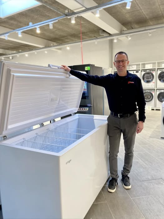 Nye store kummefryser til intropris hos Skousen Holstebro