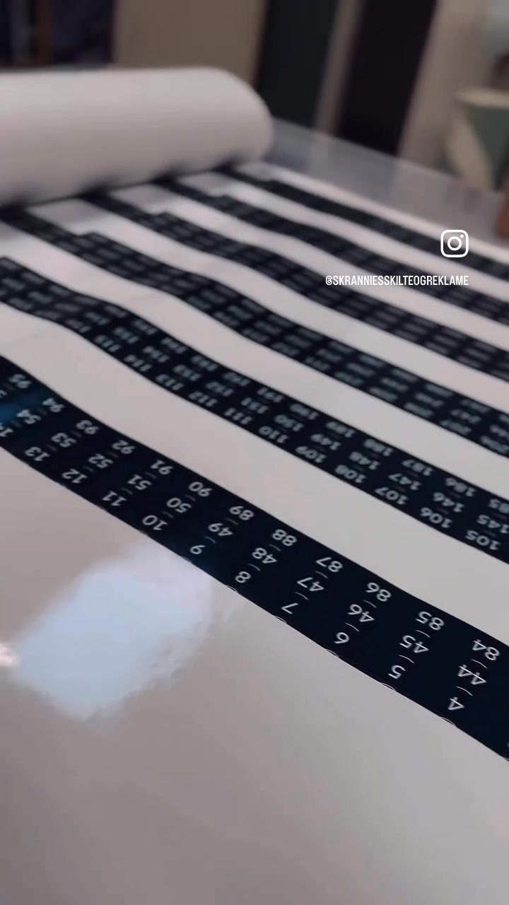 Skrannies Skilte & Reklame ApS arbejder hårdt på projekt til Proud Mary i samarbejde med Rekom Group