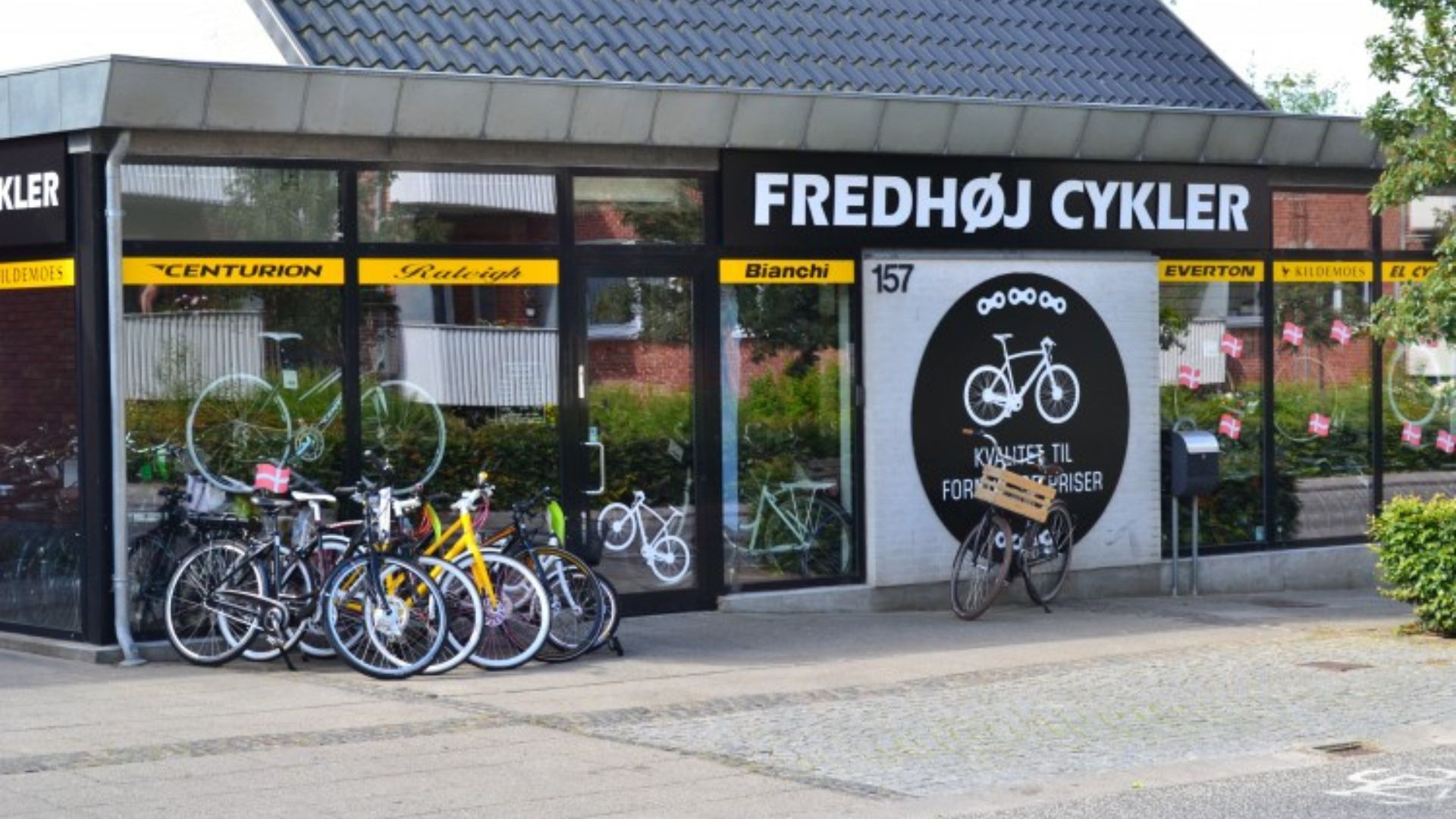 Fredhøj Cykler tilbyder omhyggelige cykelreparationer og imponerende elcykler