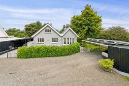 Top 6 over dyreste boliger til salg i Bredsten. Priser op til 5.950.000 kr