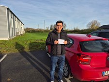 Tillykke til Tariq A. med kørekortet fra Nordbyens Køreskole v/ Bjarne M. Behrenthz