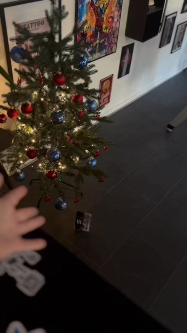 Hos Din Tatovør tilbyder gavekort til de sidste julegaver inden ferien