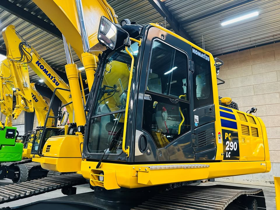 Scantruck A/S klar til omgående levering af ny Komatsu PC290LC-11EO