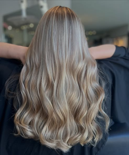 Chlou laver balayage til Nanna med mere dybde og spil i håret