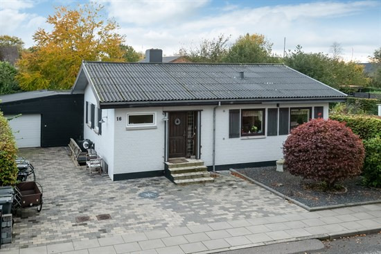 Til salg hos Estate Boligmægleren Tårs: Hyggeligt hus med finurlige detaljer - bør ses.