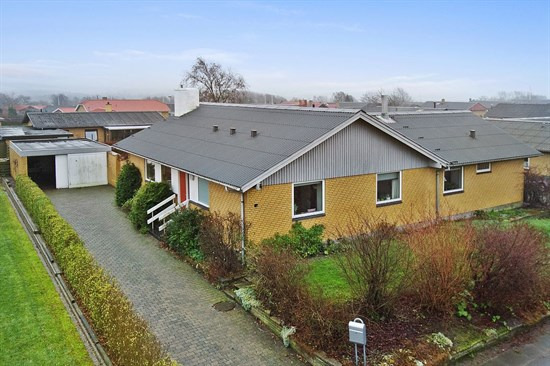 Rugbakken 16 og 1 anden boliger er kommet til salg denne uge i Højslev - se boligerne her.