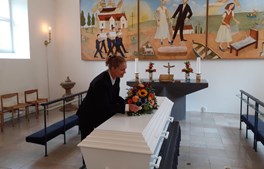 Bedemand Anita er kommet på sin rette hylde