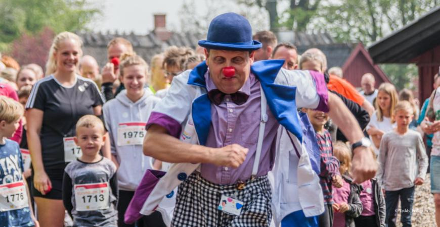 Klovneløb i Fredericia: En dag med sjov og støtte til et godt formål