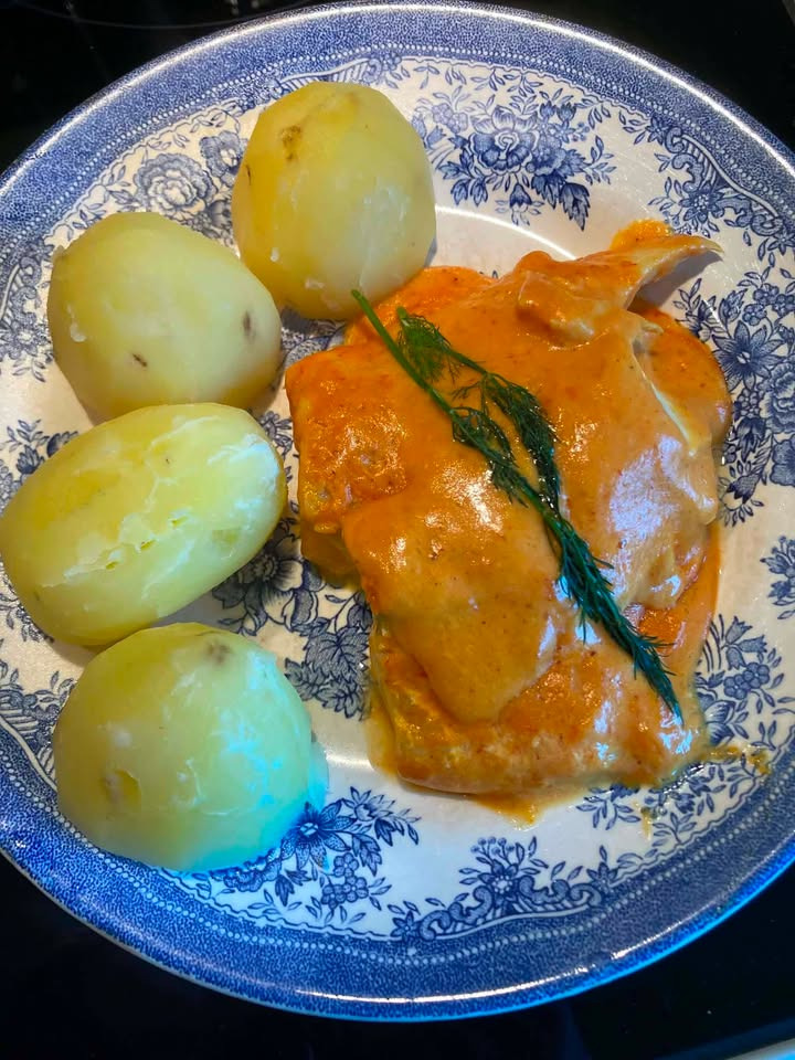 Havnens Fisk Øster Hurup har fiskefad med kartofler eller ris på fredagsmenuen d. 7/8
