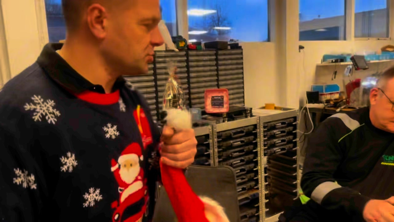 Vær med i CENTRUM AUTO's adventskonkurrence og vind gavekort og lækkerier til en værdi af 700 kr.