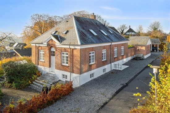 Top 6 over dyreste boliger til salg i Hadsten. Priser op til 6.995.000 kr