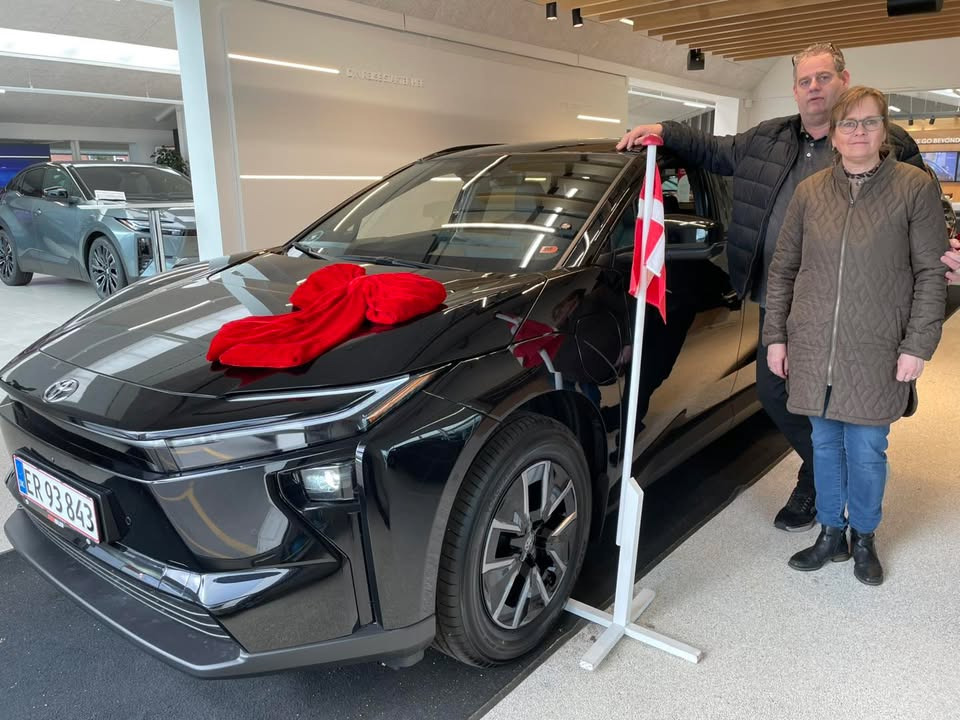 MTH Biler leverer ny bZ4X Executive til MobilHytten i Nykøbing Mors