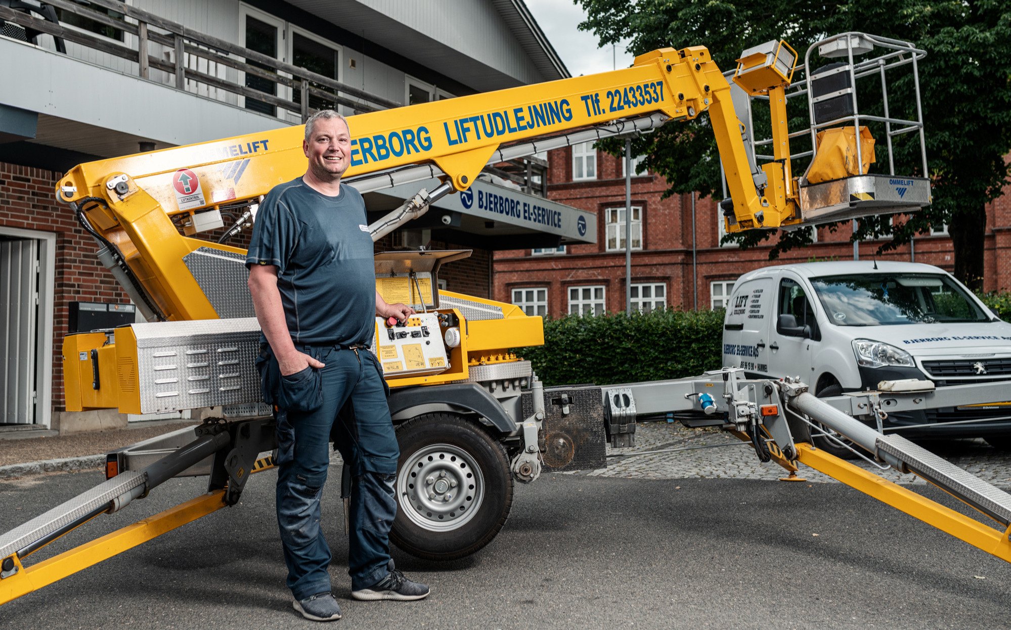 Bjerborg El Service A/S går gerne den ekstra mil for kunden