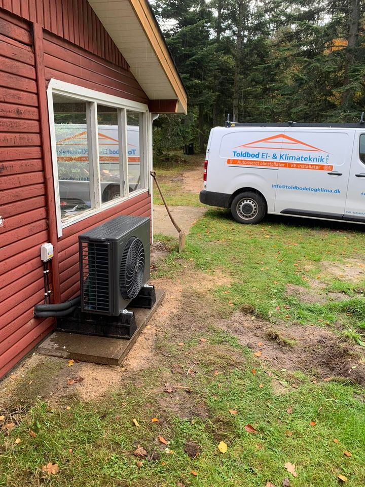 Toldbod El- & Klimateknik ApS installerer smart varmepumpe i sommerhus
