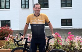 Allan Asp Poulsen fra Skørping cykler Tour de France-bjerge og gør en forskel!