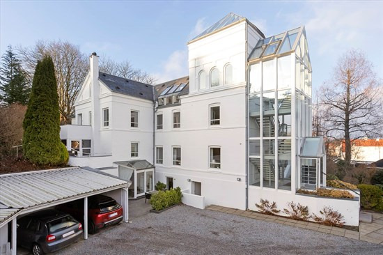 Skovbakkevej 16B og 9 andre boliger er kommet til salg denne uge i Aalborg - se boligerne her.