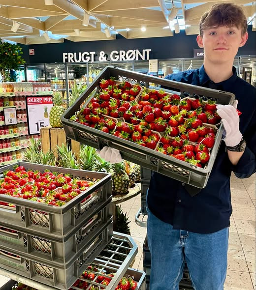 MENY Viborg Marsk Stigs Vej har dagstilbud på store bakker jordbær til 29,99 kr.