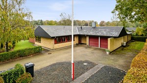 Til salg hos Nybolig Skive: Unik etplansvilla i Skive til salg for kun 1.225.000 kr.