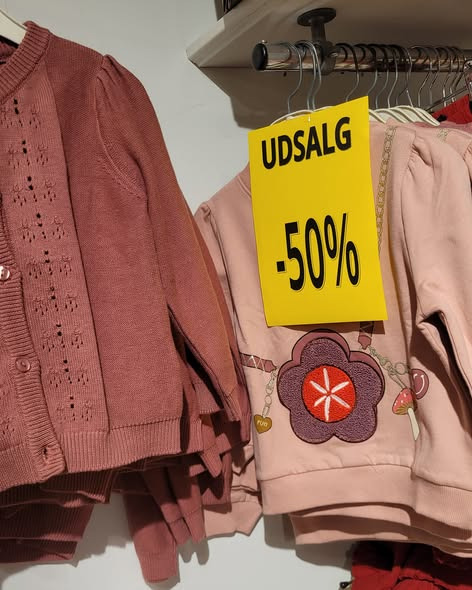 Børneshoppen Brønderslev tilbyder 50% rabat i mini pige afdelingen og meget mere