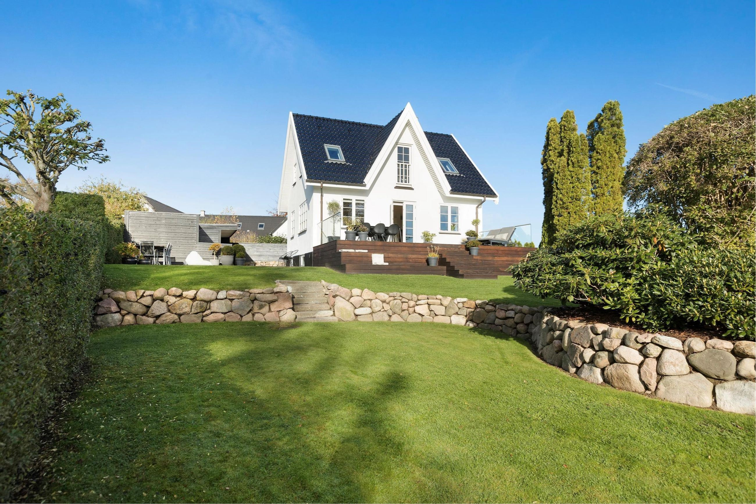 En ren boligdrøm på [m² på dyreste bolig] m² til 5,5  mio. kroner er nu komme til salg i Græsted: Se hvor de dyreste boliger til salg i Græsted er