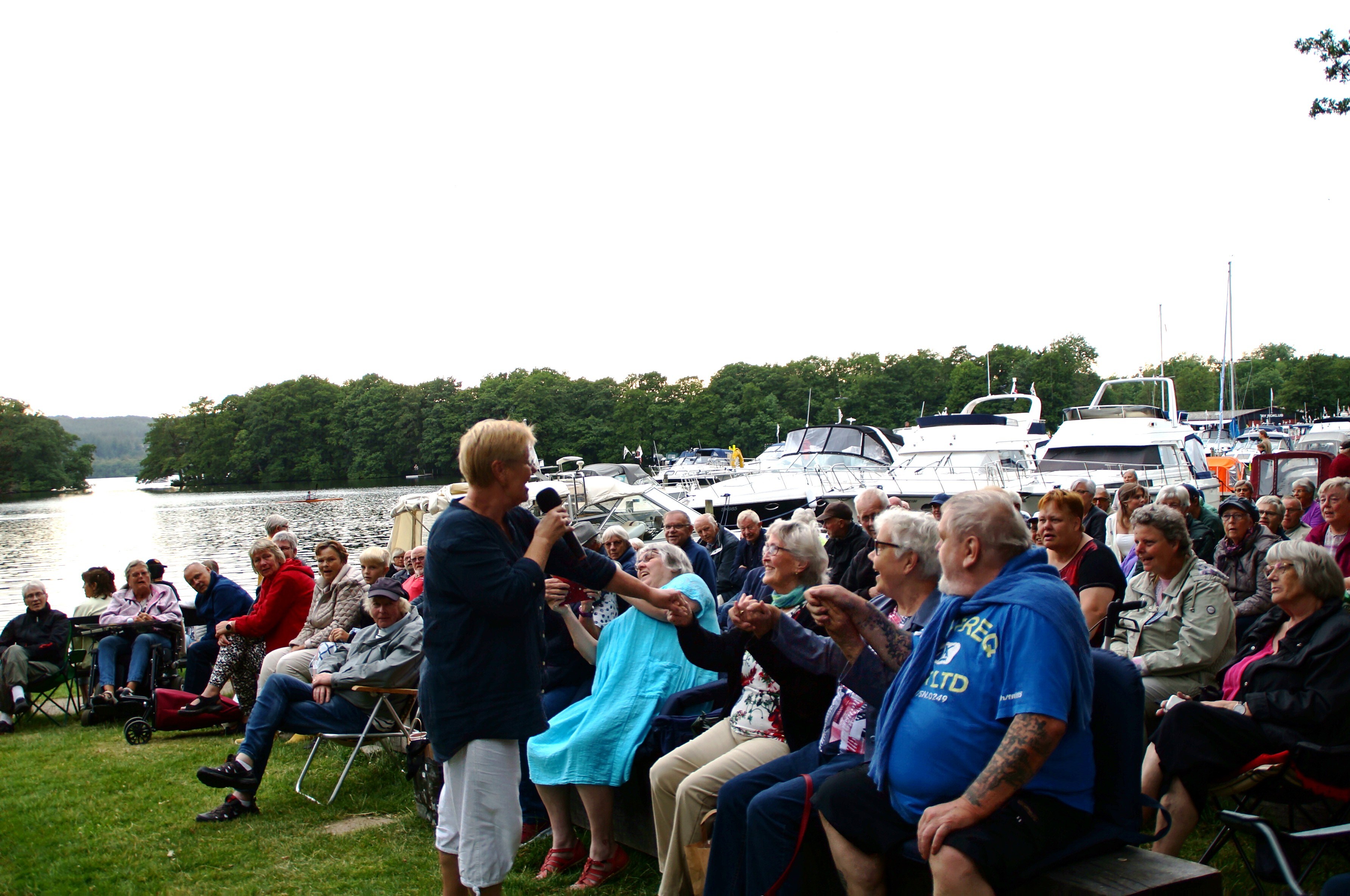 ”Trækfuglene” trak 500 til havnekoncert i Ry