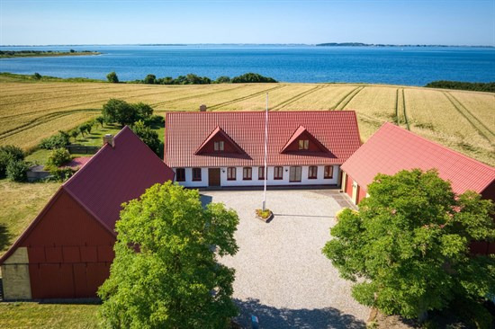 Top 6 over dyreste boliger til salg i Vester Skerninge. Priser op til 11.975.000 kr