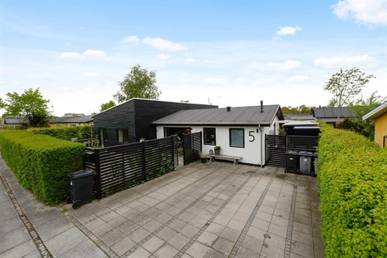 Top 6 over dyreste boliger til salg i Måløv. Priser op til 9.795.000 kr