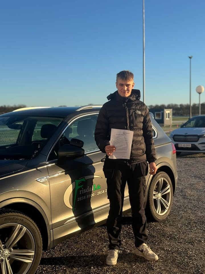 Frisdal Køreskole I/S fejrer Valentin med kørekort i 2025 