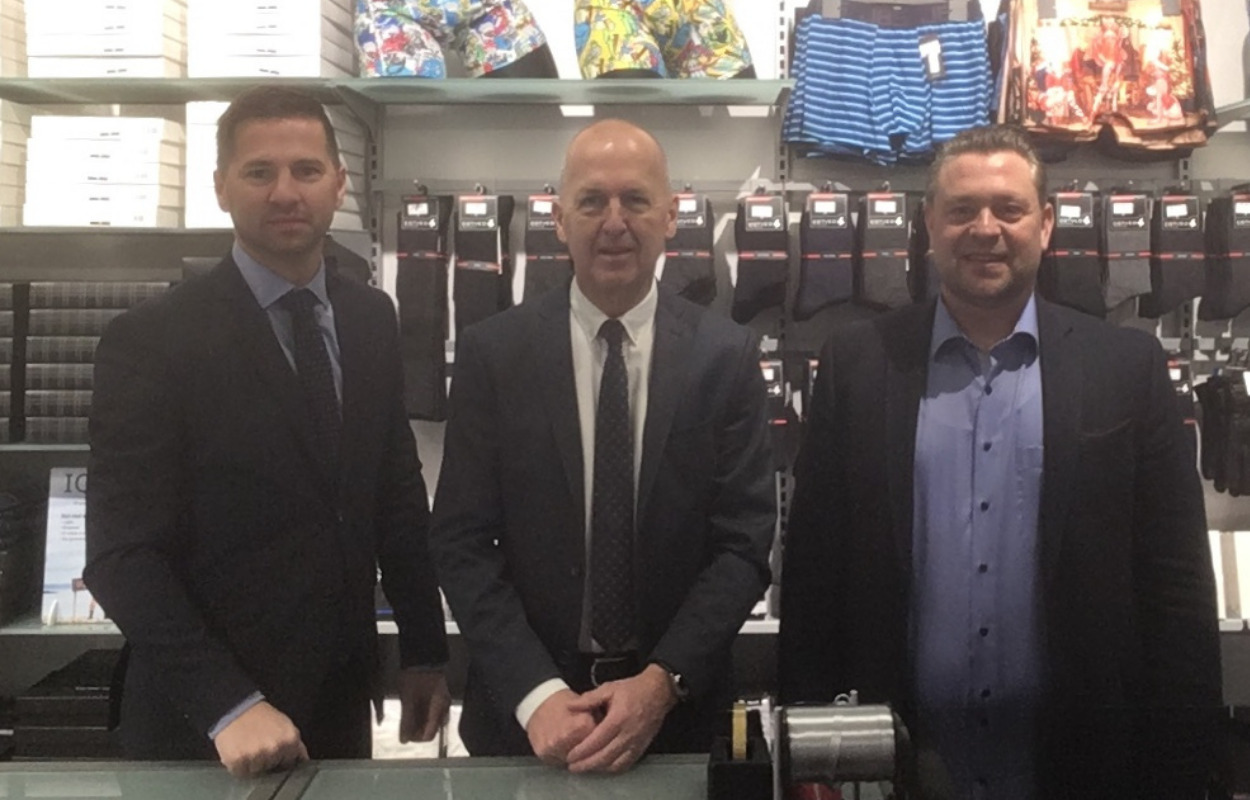 Din Tøjmand Skive møder dig i øjenhøjde og med håndtryk