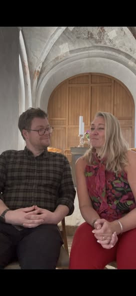 By AKT: Interview med præst Lars Emil Bolt afslørede fælles passion for musik og teater