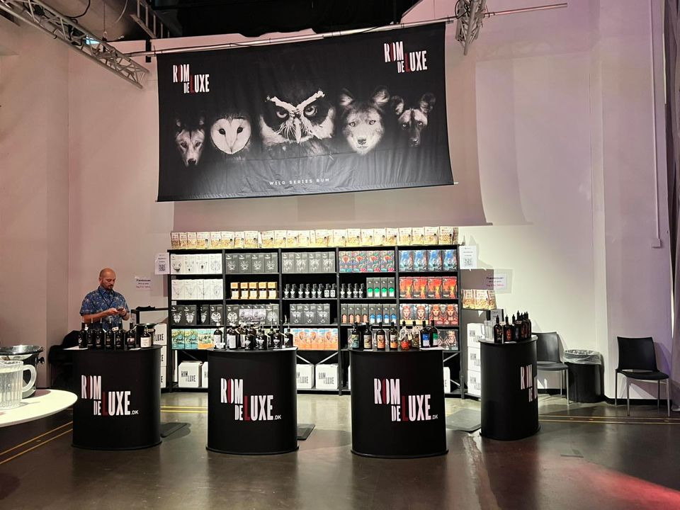 Romdeluxe annoncerer nye wildaftapninger med begrænset antal flasker